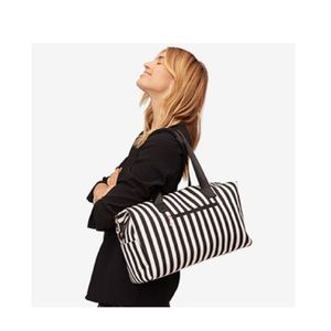 Alice + Olivia Duffle Bag in Positano